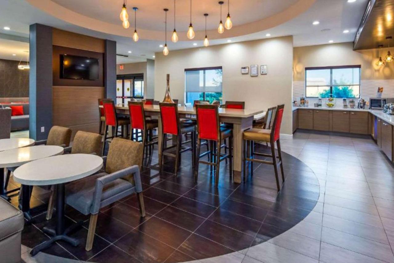 Comfort Inn & Suites Houston I-45 North - Iah Aldine Экстерьер фото